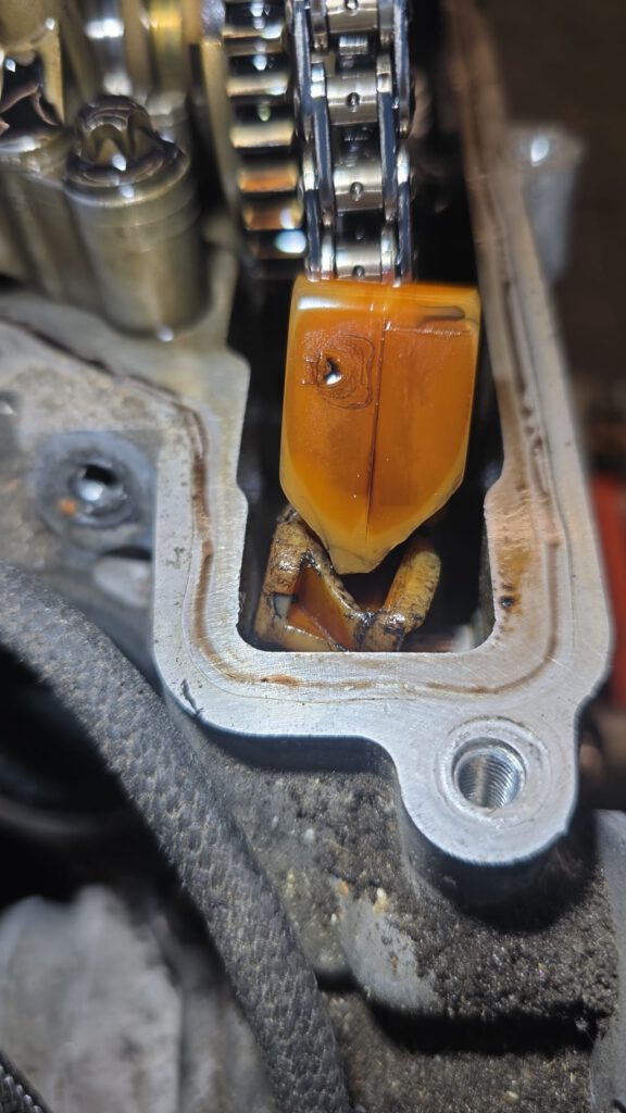 gebrochene Gleitschiene N47D20 aus dem 318d